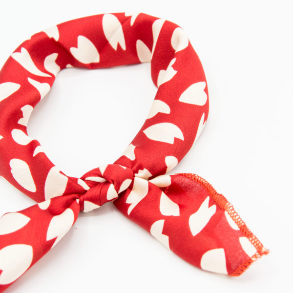 bandana foulard rouge à taches blanches pour femme