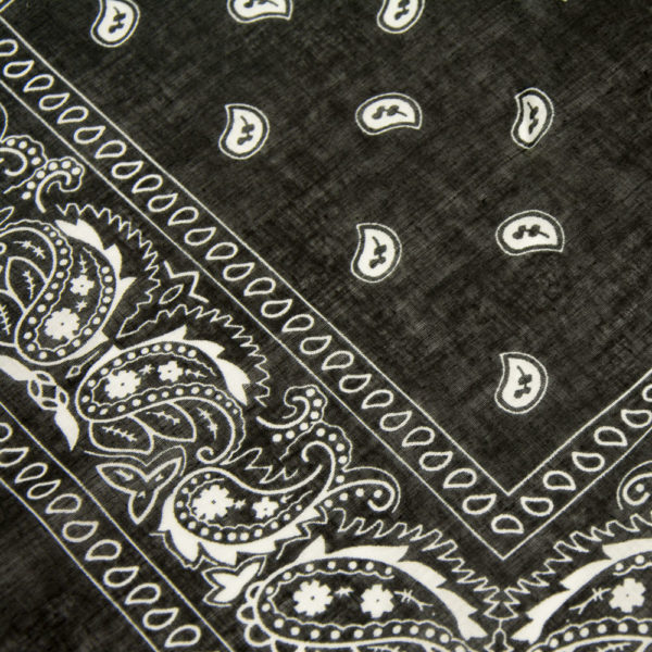 bandana homme ou femme noir paisley 4