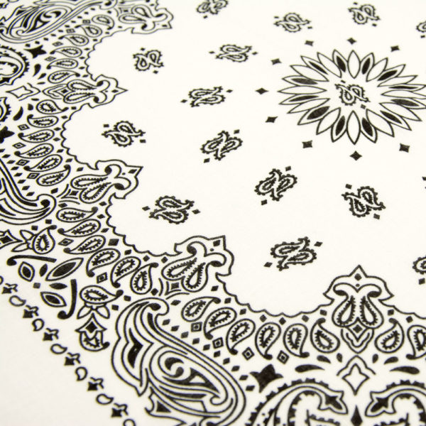 zoom bandana blanc à motif paisley soleil